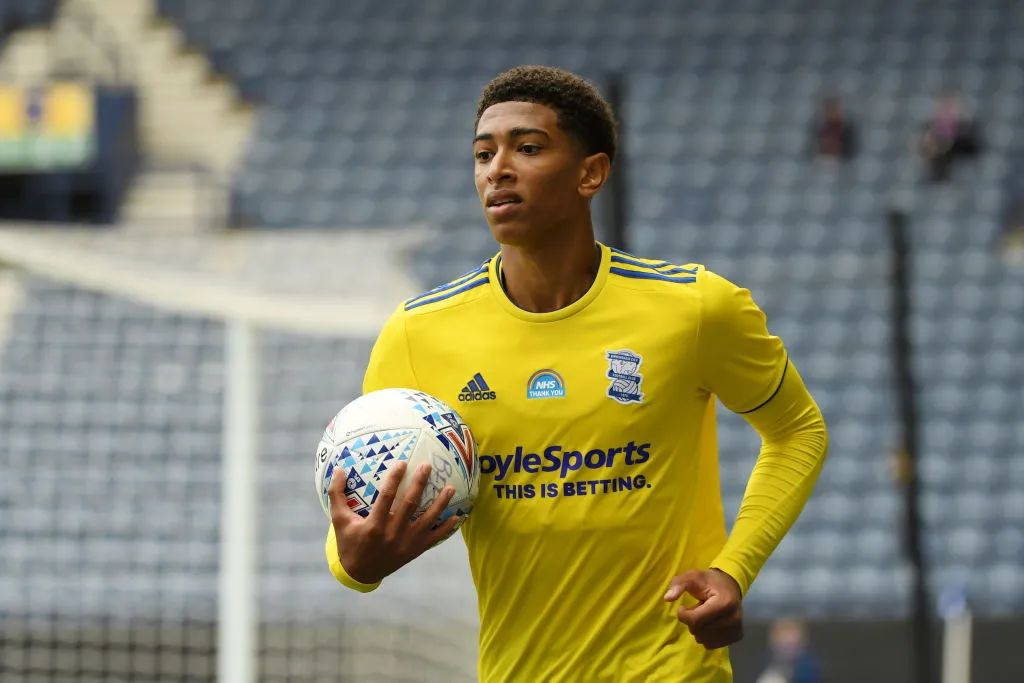 世界杯决赛于7月20日凌晨3点开球；半决赛也将在3点开球