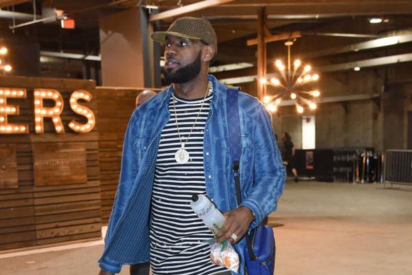 英超赛程提醒：切尔西对阵曼联,（英超对决预告：切尔西迎战曼联）