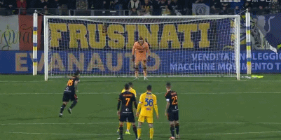 弗兰克：克罗地亚队成功的原因是团结；我曾看着魔笛比赛长大（弗兰克：团结成就克罗地亚；我看着魔笛踢球长大）