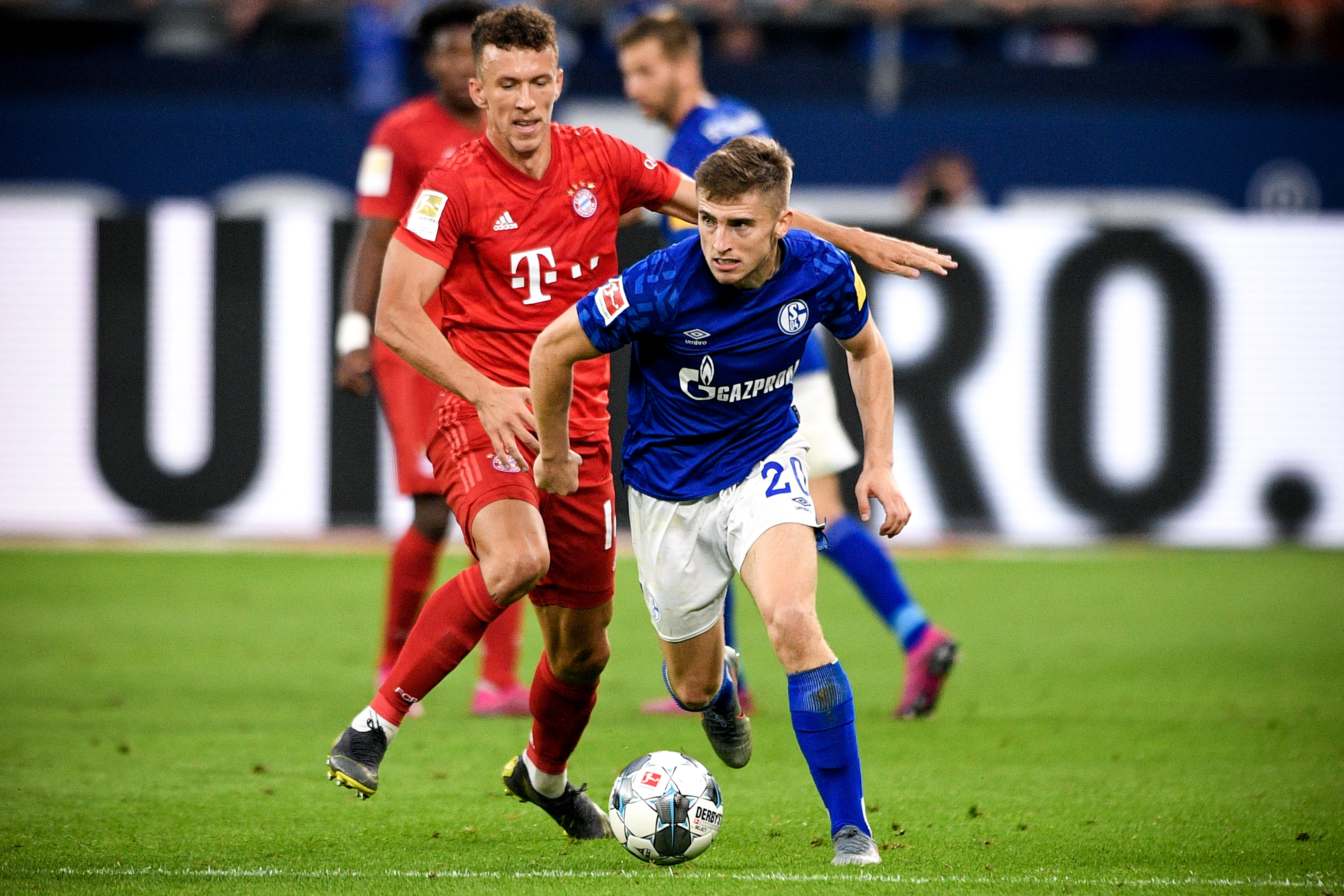 贵州12岁跳水小将全运会出场时做C罗庆祝动作：我喜欢C罗（全运会出场模仿C罗庆祝，贵州12岁跳水小将：我喜欢C罗）