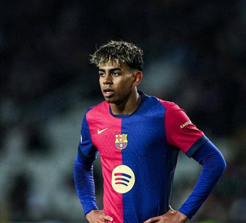 巴甲半场：克里斯蒂安头球破僵，克鲁塞罗暂1-0博塔弗戈（巴甲半场战报：克里斯蒂安头球先拔头筹，克鲁塞罗暂1-0领先博塔弗戈）