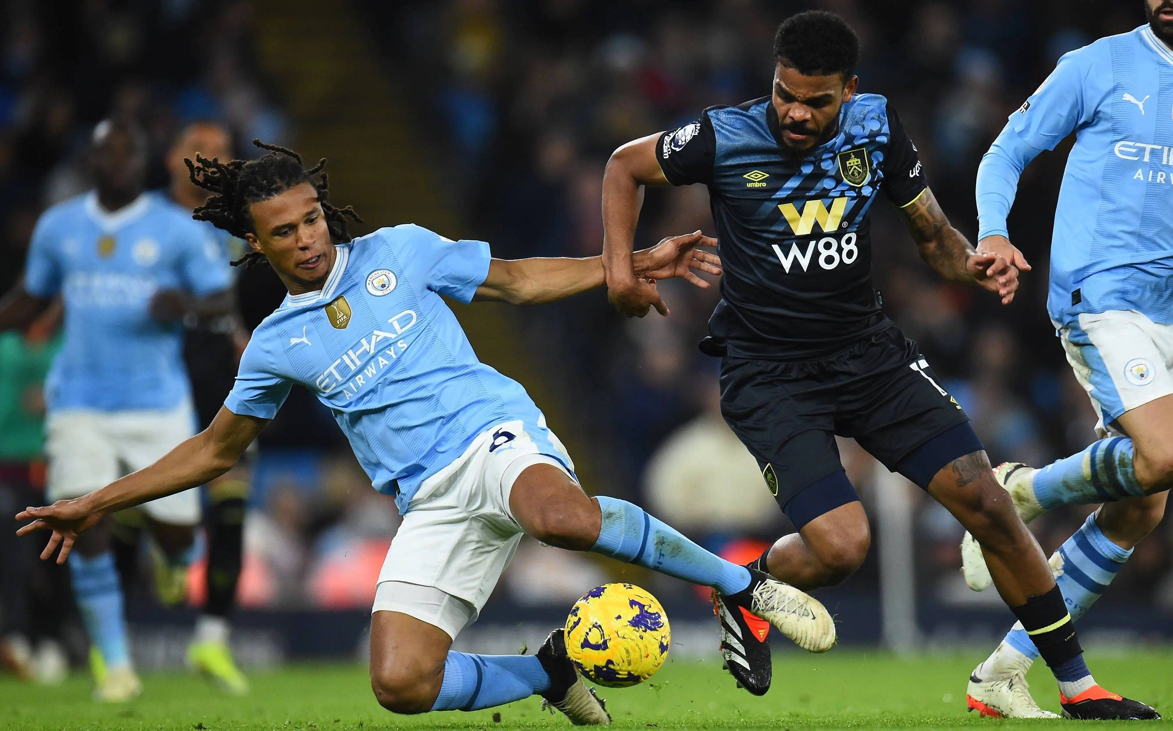 记者：阿隆索未进更衣室，卡瓦哈尔批裁判反被回呛是荒谬借口（记者称阿隆索未进更衣室，卡瓦哈尔质疑裁判被回击：荒谬借口）