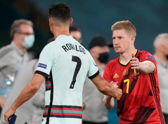 篮球湖人球员社媒晒训练照，状态积极（湖人球员社媒晒出训练照，状态积极向上）