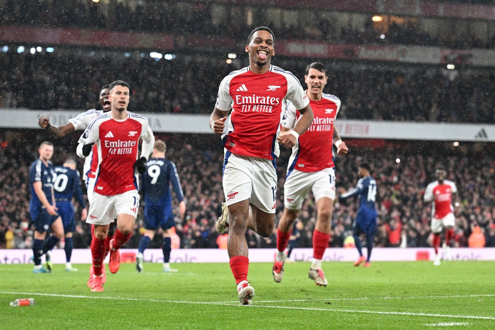 法媒：阿尔及利亚足协希望能在近期征召姆巴佩的弟弟埃唐（法媒：阿尔及利亚足协计划在近期召入姆巴佩的弟弟埃唐）