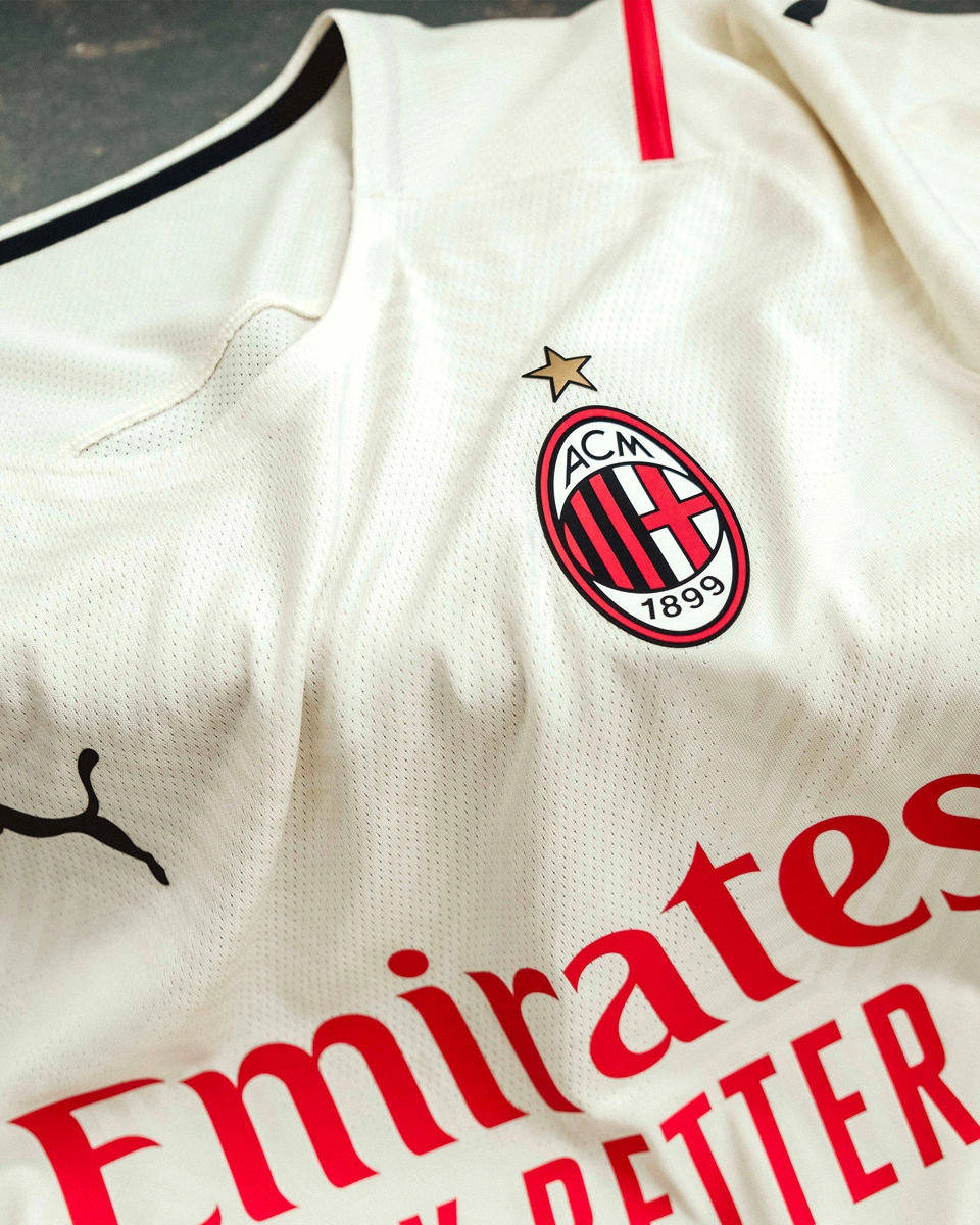 近15年谷歌每年搜索量最高球员：C罗10次断崖领先，梅西仅1次（过去15年谷歌年度搜索最高球员：C罗10度领跑，梅西仅一次登顶）